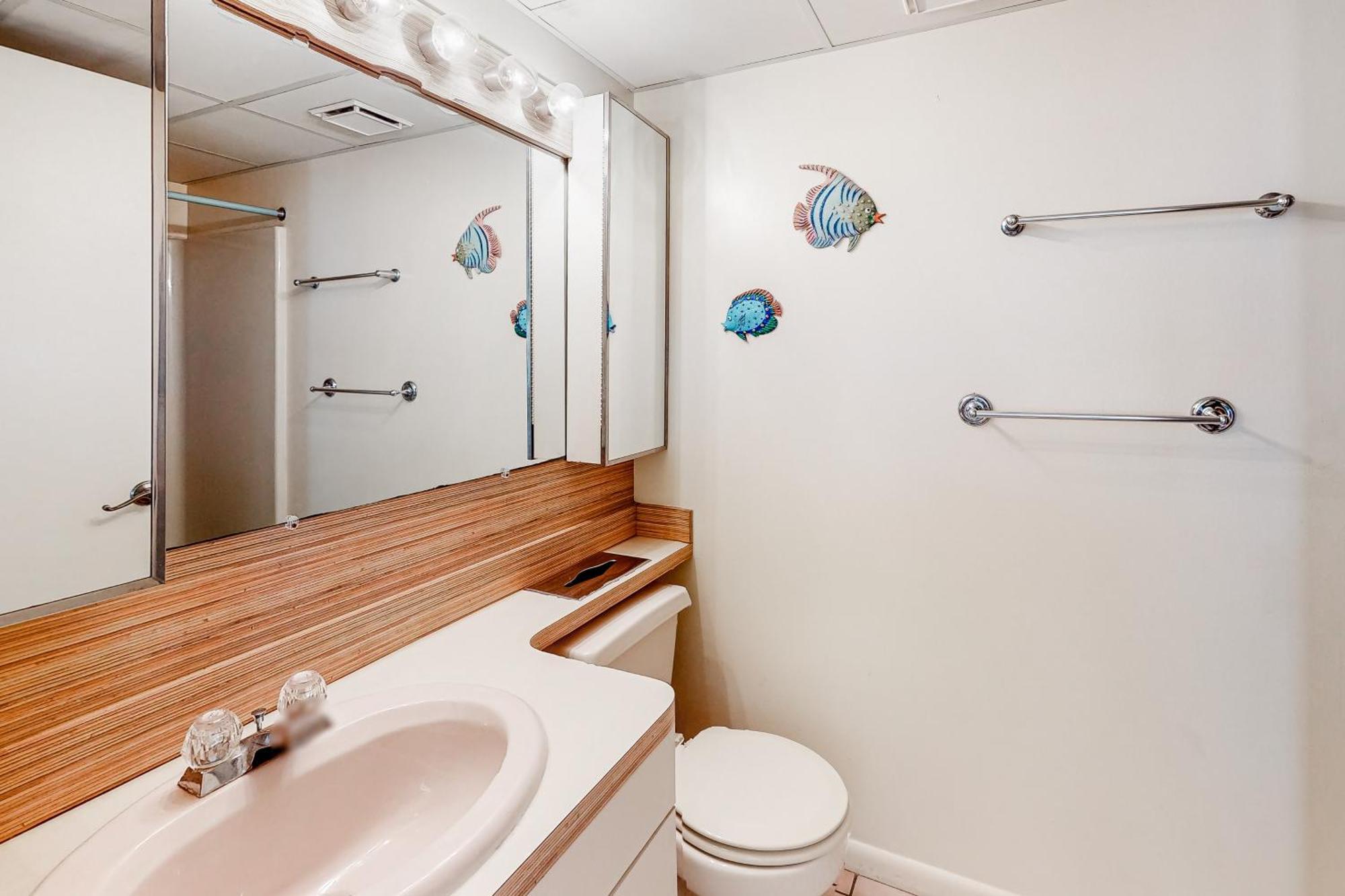 Waikiki Condos Ocean City Room photo